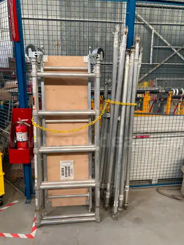 Baker&#x27;s Scaffold - Werner Aldek Aluminum Scaffold - P22W-6 - 6-foot