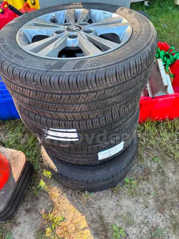Lot of 4, Kumho 205/55 R16 91H M&#x26;S Tires on Rims