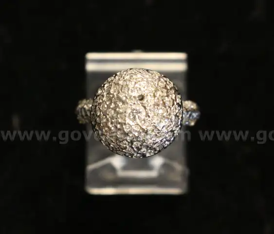 18K White Gold Dome Design Ring With Diamonds, 5.4 Grams
