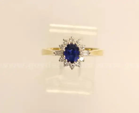 14K Yellow Gold Ring With Sapphire &#x26; Diamond&#x27;s, 3.6 Grams