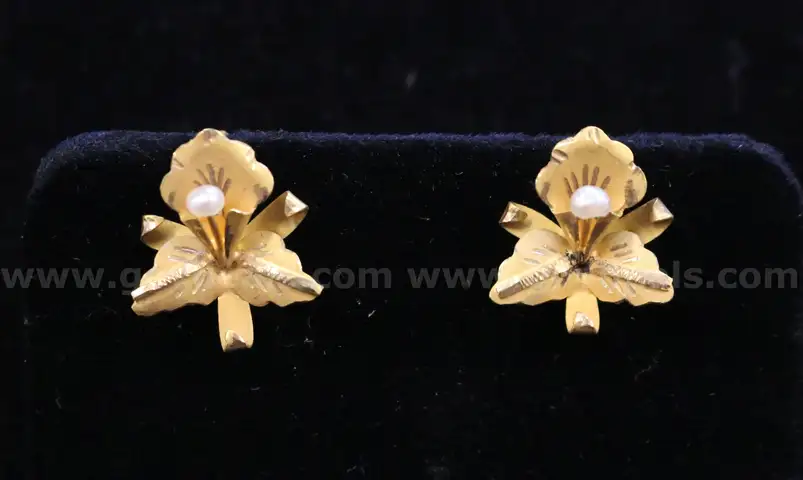 18K Yellow Gold Flower Design Non-Pierced Earrings With Pearls, 4.5 Grams