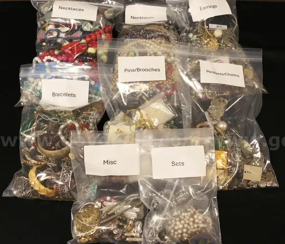 Approximately 1185 Pieces Of Costume/Fashion Jewelry