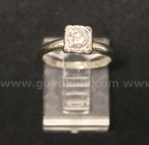 Vintage 14K White Gold Solitaire Design Ring With Diamond, 2.4 Grams