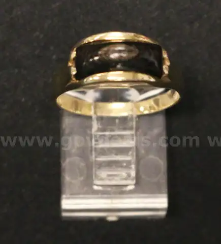 14K Yellow Gold Ring With Black Stone, 3.5 Grams