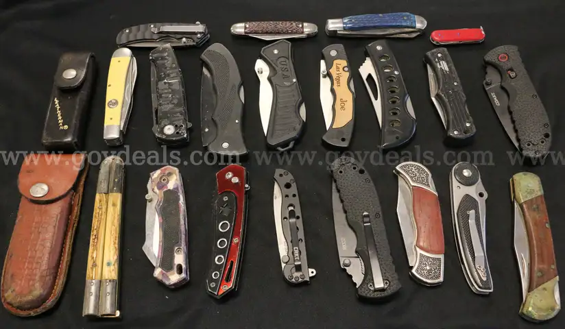 20 Assorted Pocket Knives
