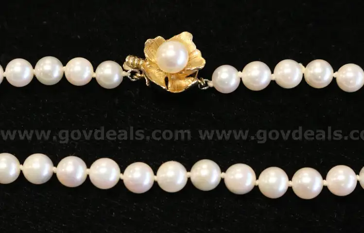 Pearl Necklace with 14k Yellow Gold Clasp