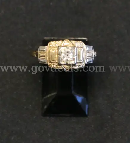 Vintage 14K Yellow Gold Ring With Diamond, 2.1 Grams