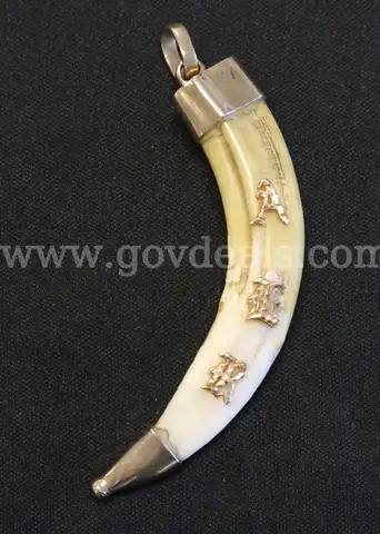 Claw Design Pendant With 10K Yellow Gold Accents