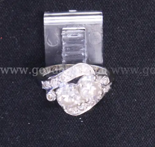 Vintage 14K White Gold Ring With Diamonds, 3.9 Grams