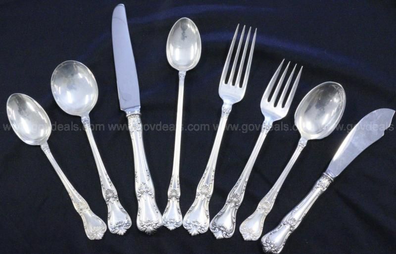 Lunt stainless hot sale flatware patterns