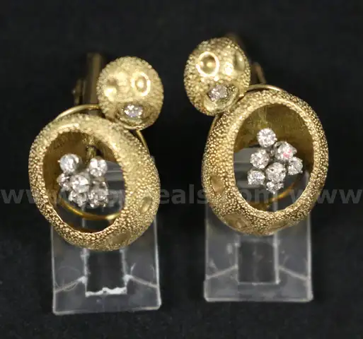 14K Yellow Gold Oval Shaped Cuff-Links With Diamonds, 20.0 Grams