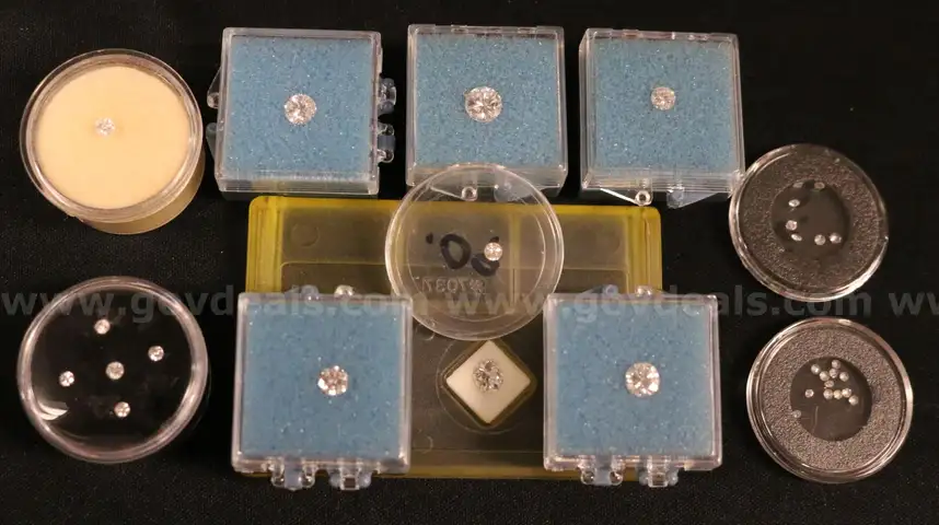 32- Assorted Size Round Cut Loose Diamonds