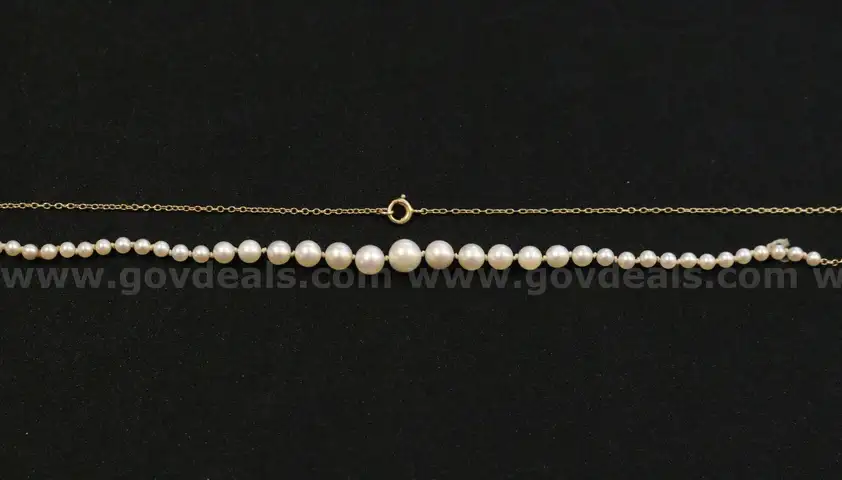 14k Yellow Gold Cable Link Necklace with Graduated Pearls
