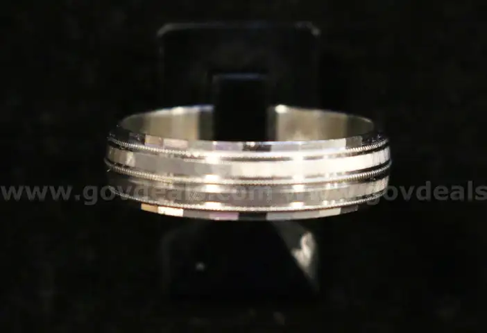 14k White Gold Brushed and Faceted Design Band, 5.1 Grams