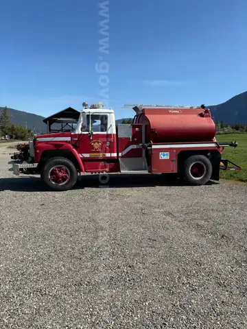 1980 International Fire Truck Tender/Tanker  - Tank size - 800 Imperial Gallons