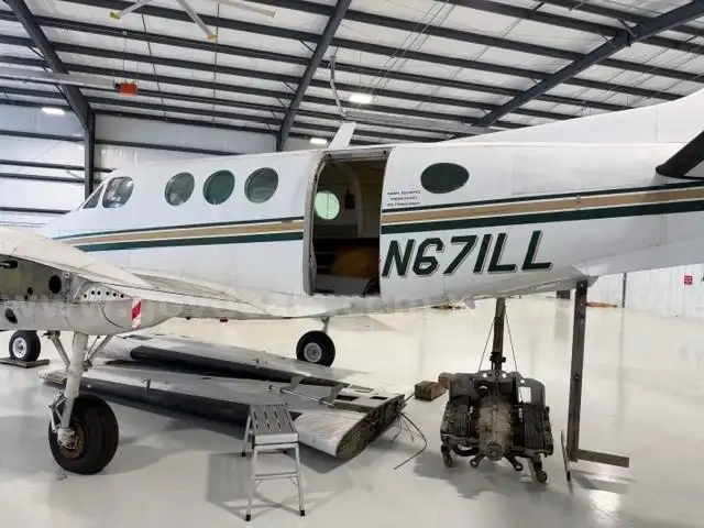 Used Airplane (UNFLYABLE)