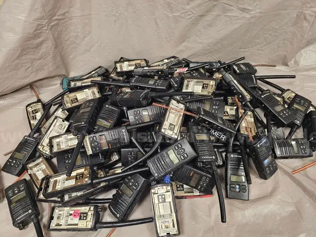 100 Motorola RDM2070d Two Way Radios