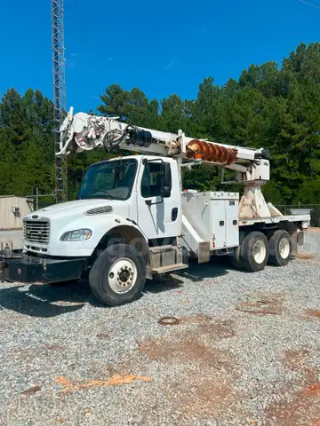 2017 Freightliner M2 106 W/ ALTEC DC47-TR