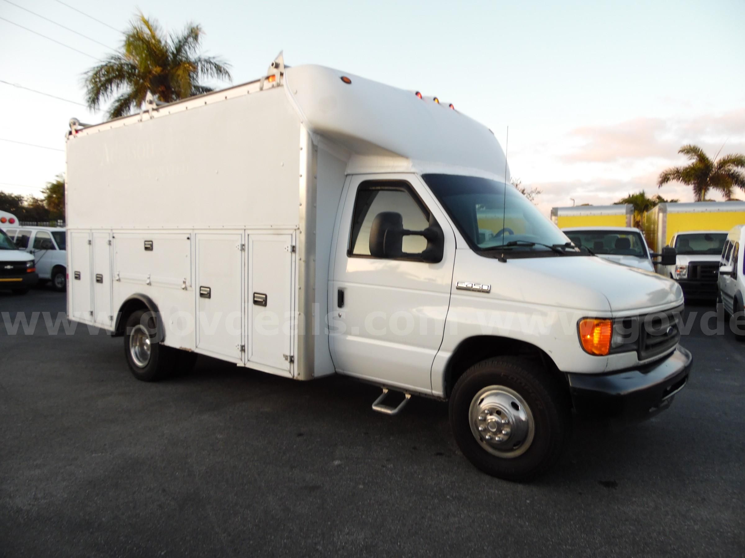 Photo of a 2007 Ford E450