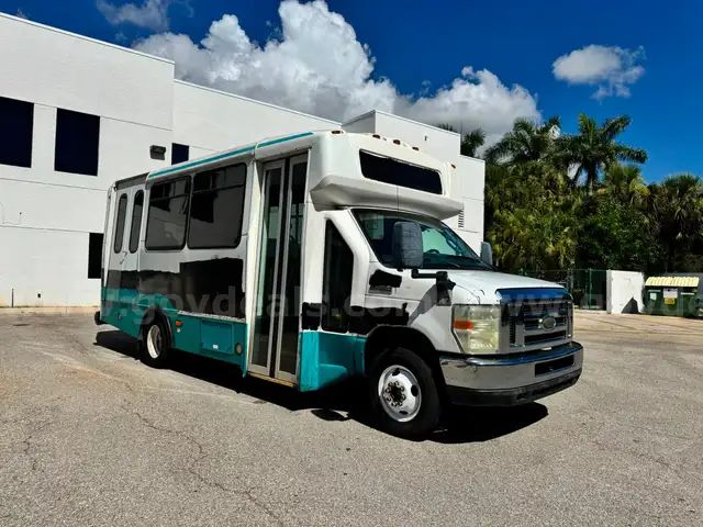 2015 Ford Econoline E450 Shuttle Bus