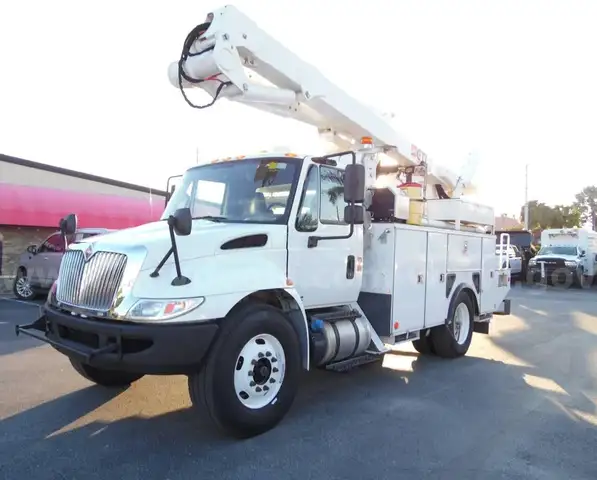 2018 International 4300 Cummins Diesel Bucket Truck