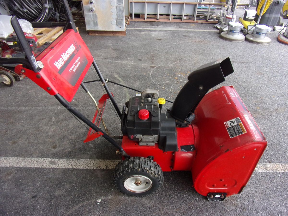 YARD MACHINE SNOWBLOWER BY MTD | GovDeals