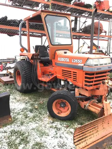 Kubota L2650 W/ woods RM306-2 finish mower