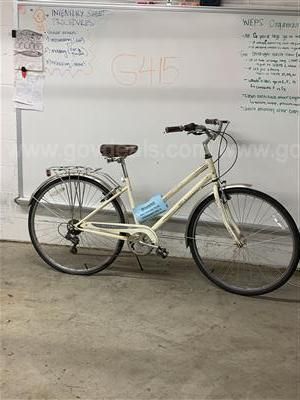 Schwinn gateway 28 hot sale hybrid bike cream