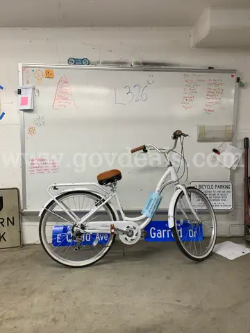 Zukka Sedona Swan, 17-Inch Ct