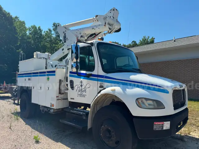 2004 Freightliner M2 106 Medium Duty AS IS