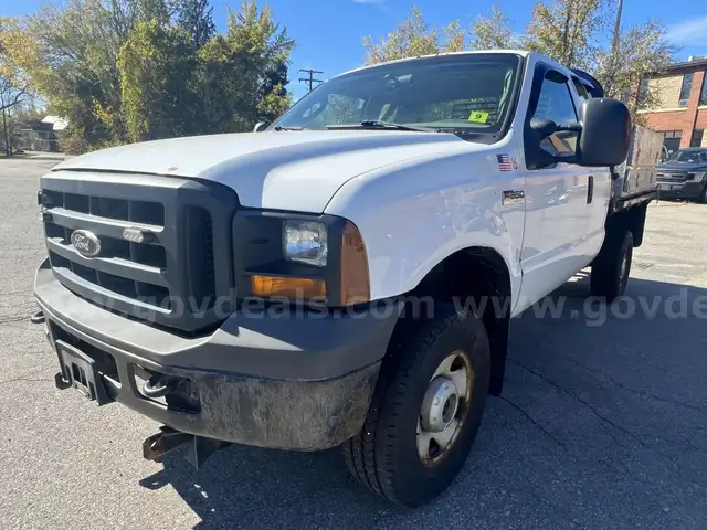 2006 Ford F-350 XL Super Duty 4x4 Pickup Truck