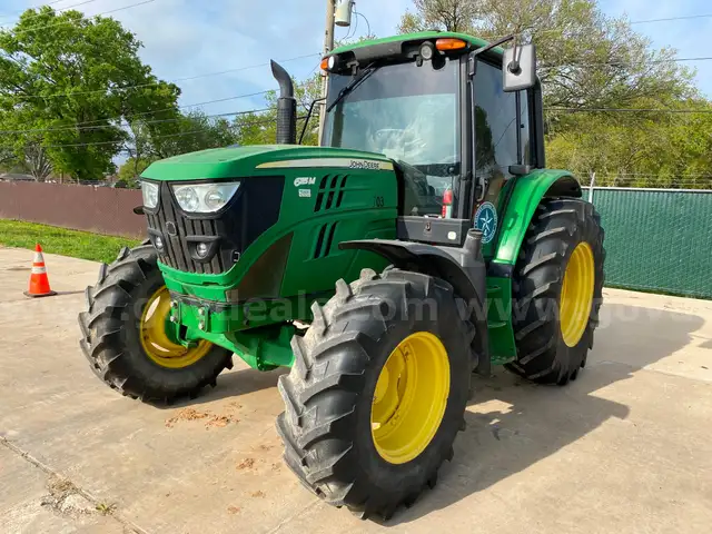 2015 John Deere 6115M