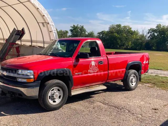 1999 Chevy 2500 w/8 foot Western Plow