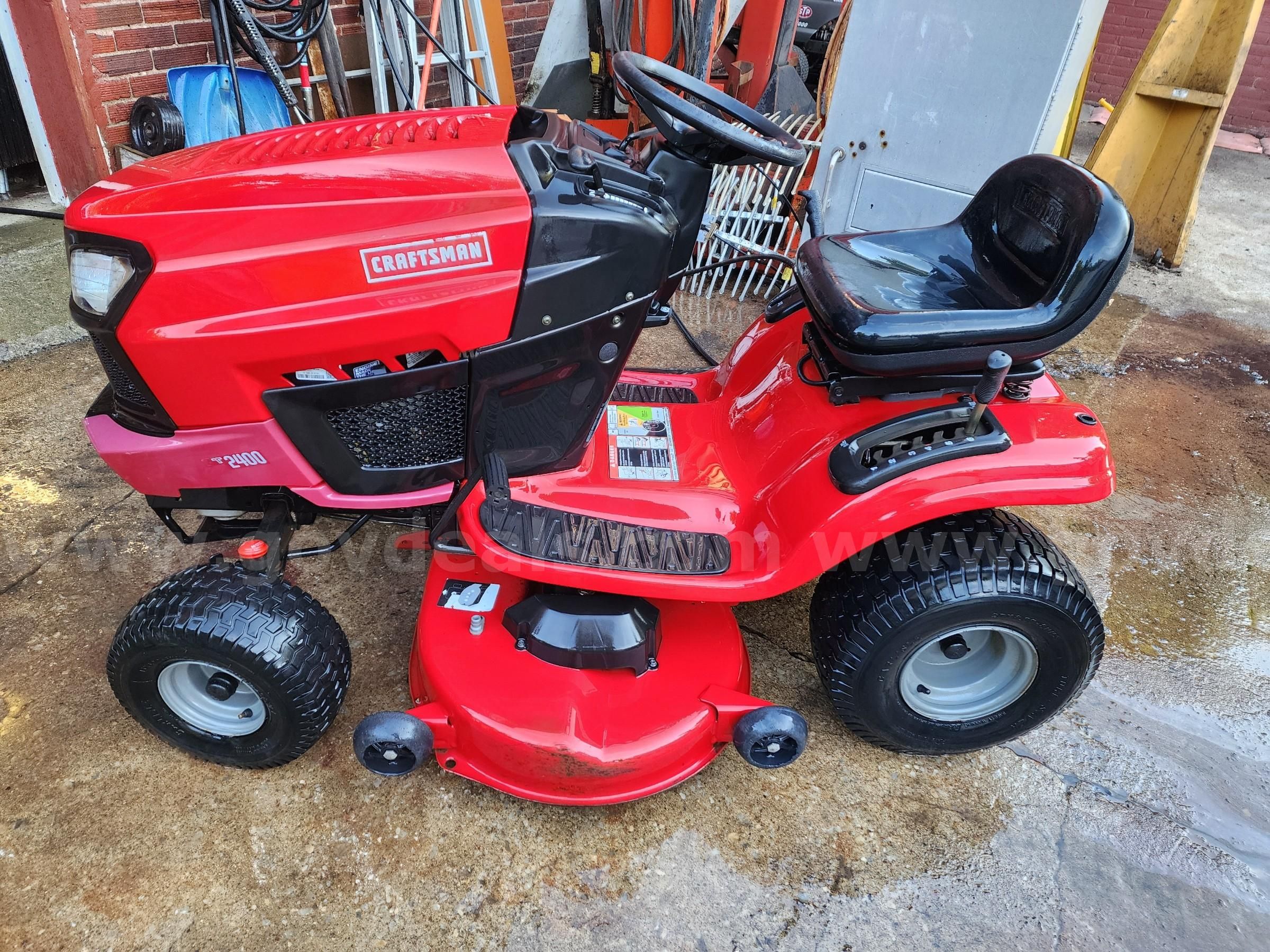 Craftsman 46 Riding Tractor rider lawn mower 2015 AllSurplus