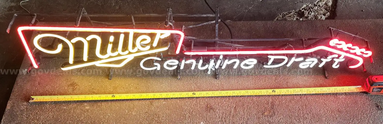 Miller genuine draft MGD Guitar neon bar beer sign light
