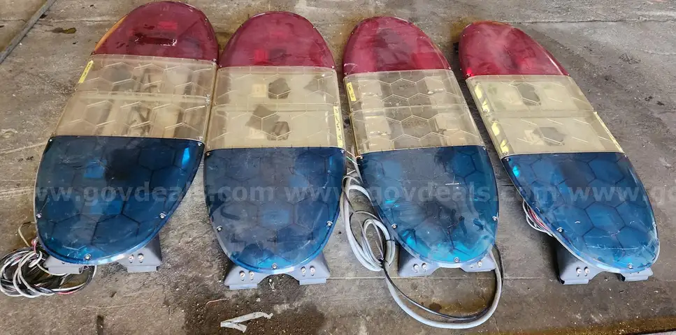 Federal Signal Arjent police Light bars lot