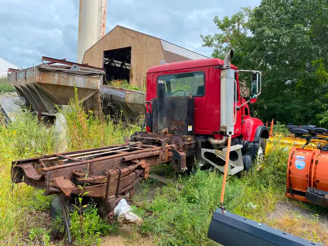 2005 Mack CV712