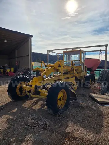 Cat Road Grader