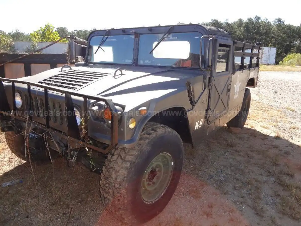 HMMWV M998 2 dr pickup type bed Hummer Am General Humvee cargo ...