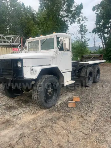 Kaiser/Jeep M49A2C 2 1/2 Ton 6x6 cab/chassis