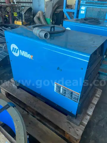Miller Goldstar 452 Welder