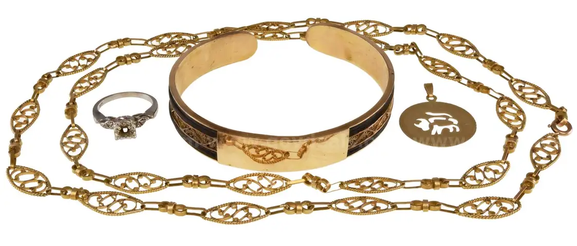 18Kt and 14Kt Gold Jewelry Lot