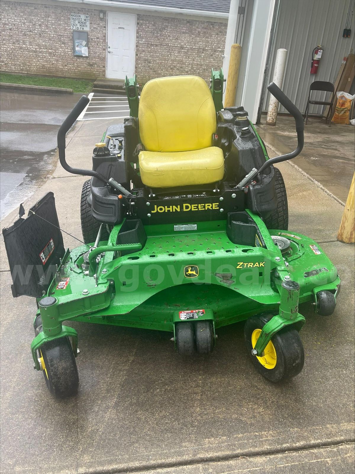 2020 John Deere Z915E zero turn mower | AllSurplus