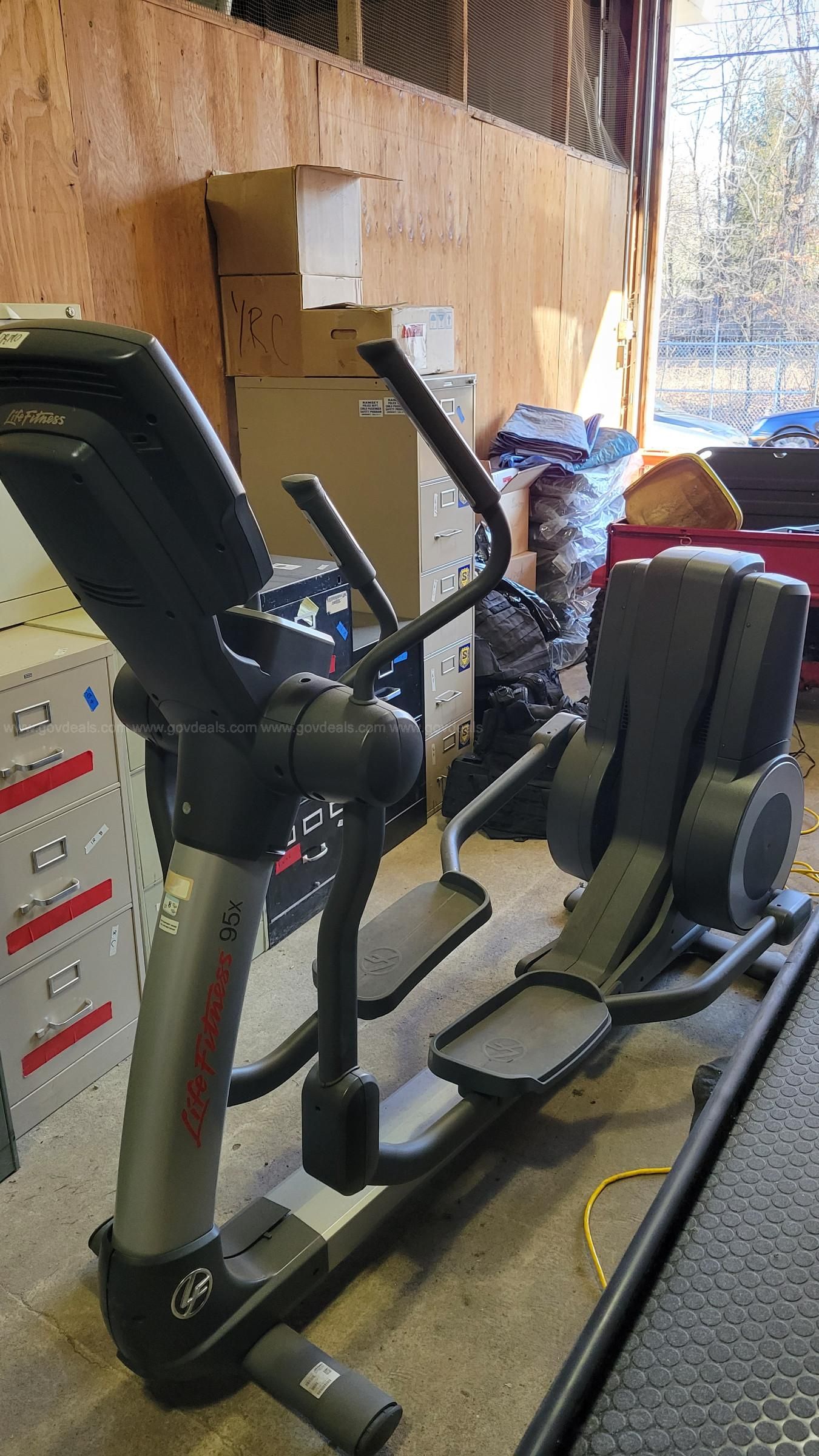 Life Fitness 95x Elliptical GovDeals