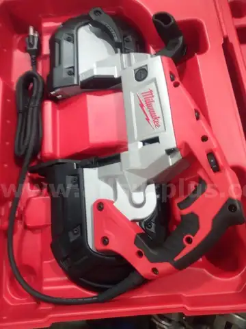 Milwaukee M18 FUEL Cordless Deep Cut Band Saw