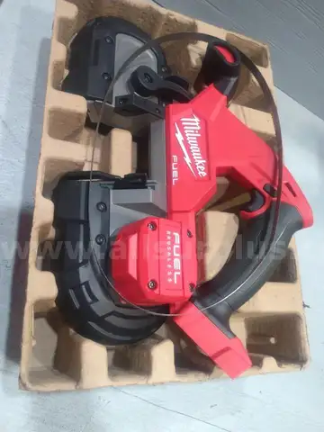 M18 FUEL 18V Lithium-Ion Brushless Cordless Compact Bandsaw (Tool-Only)