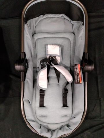 Maxi-Cosi Zelia Luxe 5-in-1 Modular Travel System | AllSurplus | Dallas