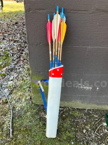Bear Arrows (6) with Quiver