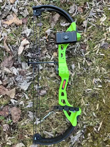 Brave Youth Bow (Neon Green)