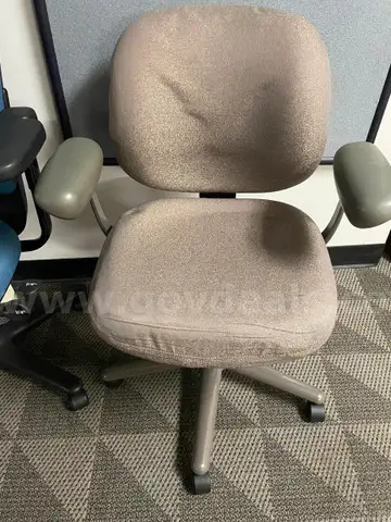 Office Chairs on Casters Lot of (2)